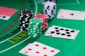 How to win money playing online poker